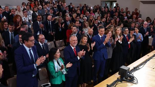El Gobierno aplaude en un acto homenaje en recuerdo a las víctimas de la Guerra Civil
