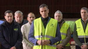 Sánchez y Moreno acuerdan un homenaje de Estado el 31 de enero por las víctimas de la tragedia en Adamuz