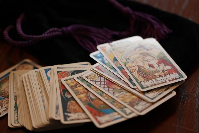 ¿Buscas un tarot económico y fiable? Revisa las tarotistas más recomendadas