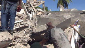 Ya son más de 1.300 los muertos en el terremoto de Haití y llega una tormenta tropical