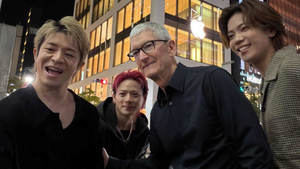 Nueva era en Apple: se va el sucesor de Steve Jobs, Tim Cook, el hombre que evitó la quiebra