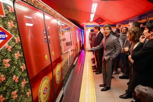 La Comunidad de Madrid inaugura el Tren Mágico de la Navidad en la Línea 3 de Metro con la actuación de David Bisbal