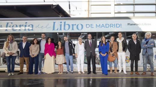 Los escritores, en el Tren de la Cultura