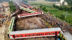 India: más de 250 muertos y un millar de heridos tras el choque de 2 trenes