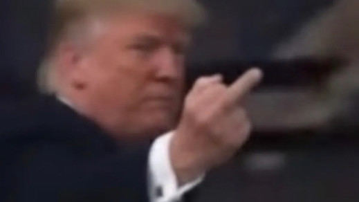 Trump hace una peineta a Sabula