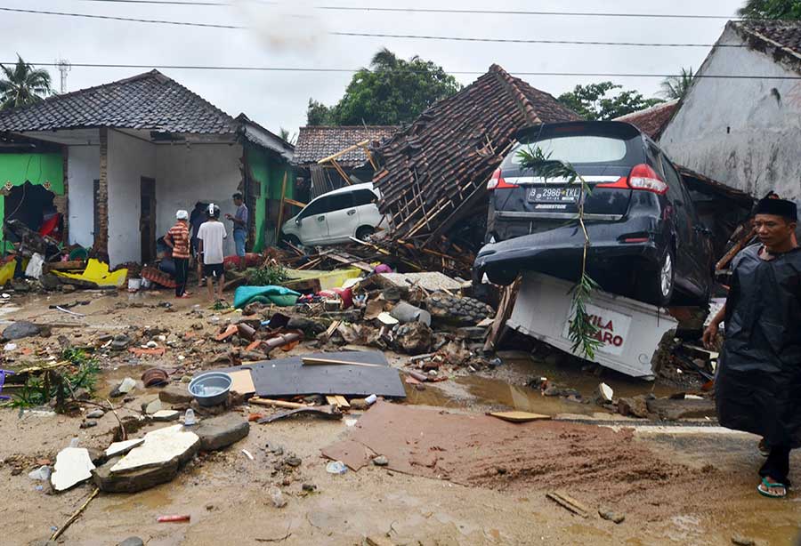 El tsunami de Indonesia deja ya más de 370 muertos