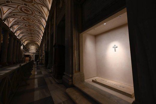 Tumba Papa Francisco en la Basílica Santa María la mayor en Roma