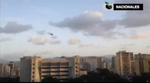 Maduro denuncia un atentado con granadas contra el Supremo desde un helicóptero policial