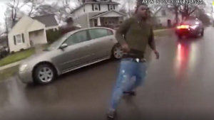 Otro grave incidente en EEUU con un policía blanco matando a un hombre negro en un control policial