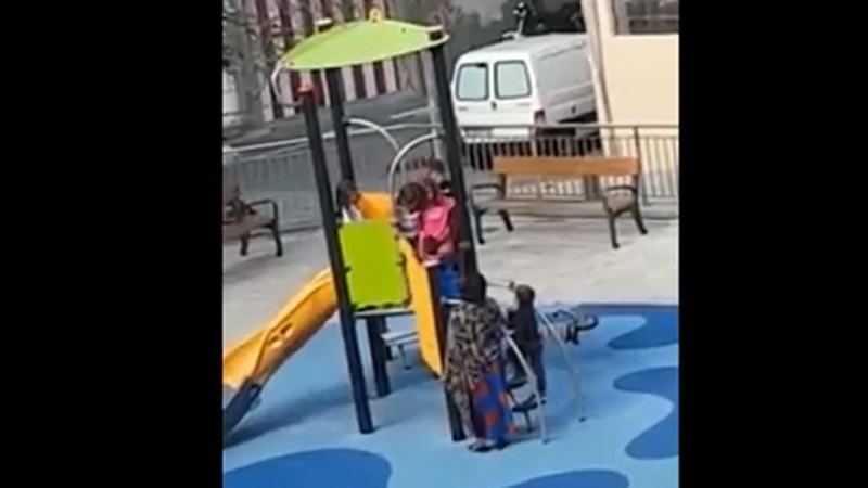 Racismo en un parque infantil: el vídeo de la vergüenza