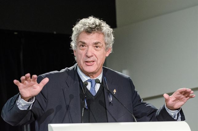 Villar, inasequible al desaliento, sigue su escalada: nuevo vicepresidente primero de la UEFA