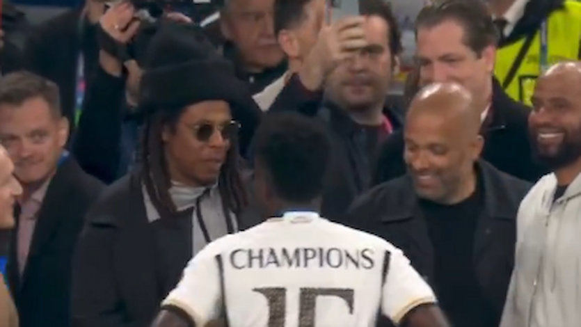 Vinicius Jr saludando a Jay-Z