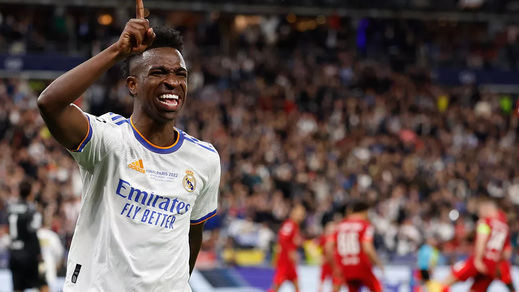 Vinicius durante su gol al Liverpool en la final de 2022