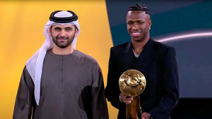 Cristiano Ronaldo alaba a Vinicius en los Globos de Oro del fútbol: "Se merecía el balón de oro"