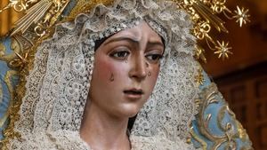 La virgen de la Macarena será finalmente retocada para revertir los cambios de su restauración