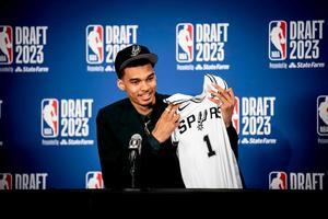 Wembanyama, estrella de la NBA, se une a Mbappé en su lucha contra "los extremos" en Francia