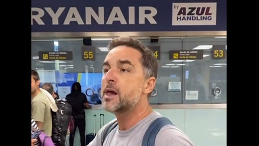 Xavi Abat, reclamando ante Ryanair 