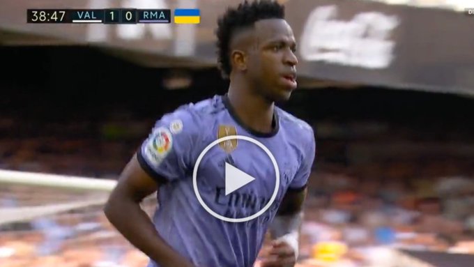 Vinicius, durante el partido de Mestalla ante el Valencia