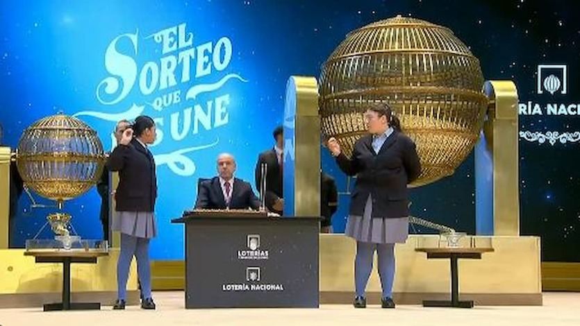 Niña lotería navidad