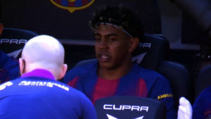 Lamine Yamal vuelve a hacer otra pataleta al ser sustituido: "¡Siempre a mí!"