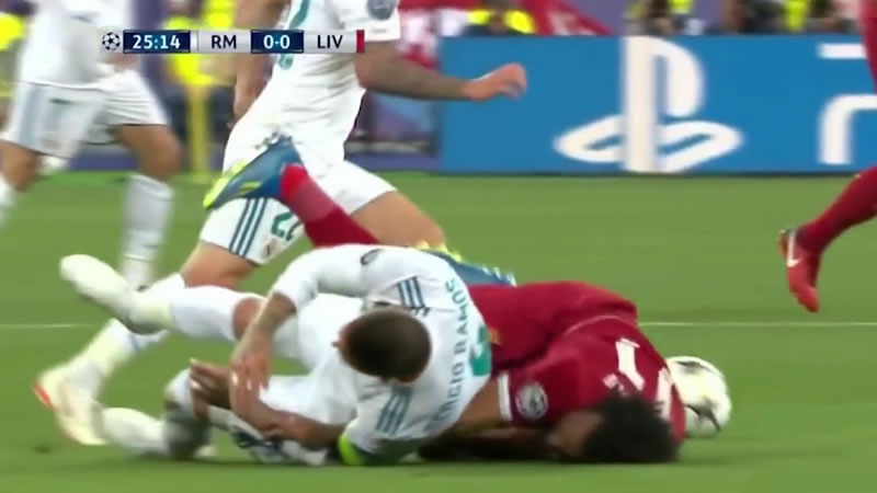 Lesión de Ramos a Salah: un nuevo vídeo reabre el debate sobre quién agarró a quién