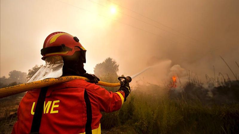 Se prohíbe hacer fuego en el campo