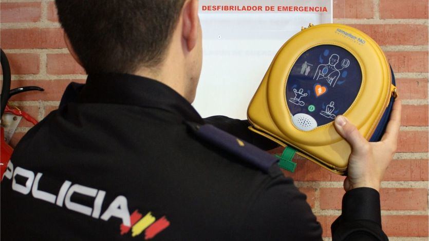 Un agente de Policía Nacional