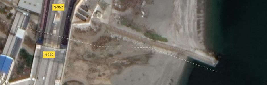 (Vista por satélite de la frontera en la costa de El Tarajal)