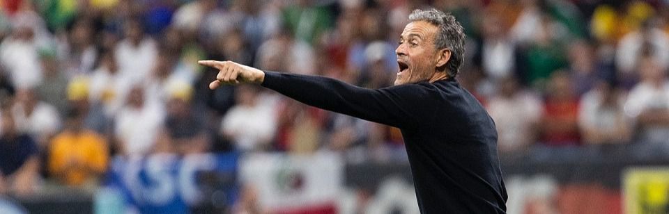 Luis Enrique, dando indicaciones (Foto: RFEF)