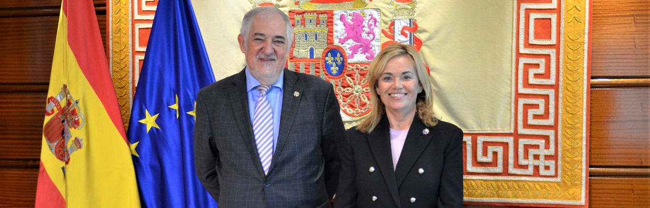 Cándido Conde-Pumpido, presidente del TC, junto a la vicepresidenta Inmaculada Montalbán