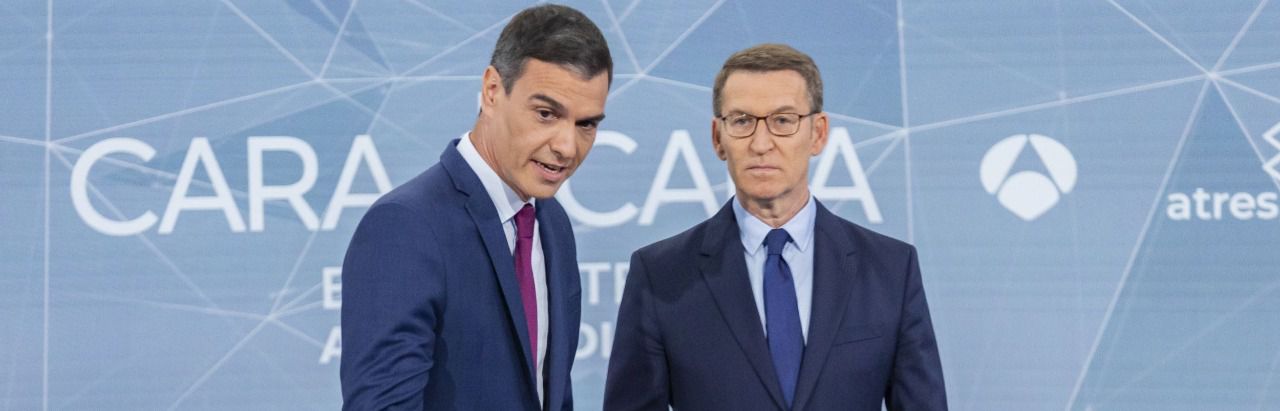 Sánchez y Feijóo, durante un debate