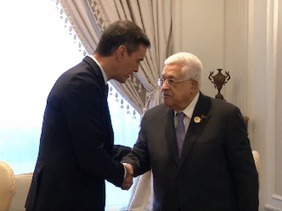 Sánchez, en un encuentro anterior con Abbas