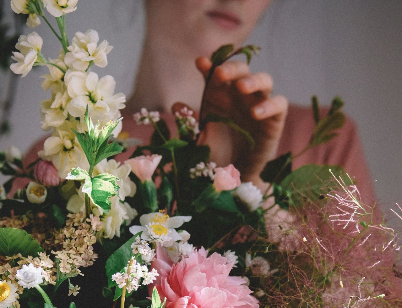 Mujer con flores