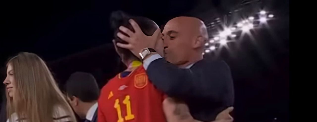 El beso de Rubiales a Hermoso