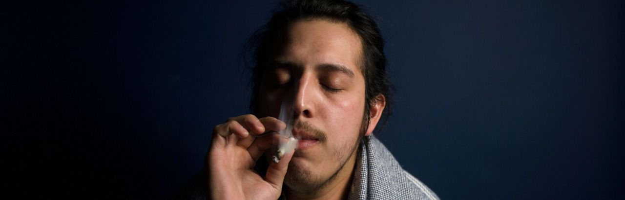 Fumando cannabis
