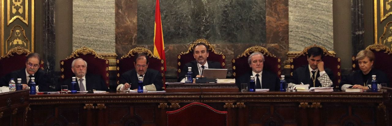 Foto de archivo de jueces del Supremo, con Andrés Martínez Arrieta, Juan Ramón Berdugo y Antonio del Moral en la mesa (Foto: Tribunal Supremo / EP)