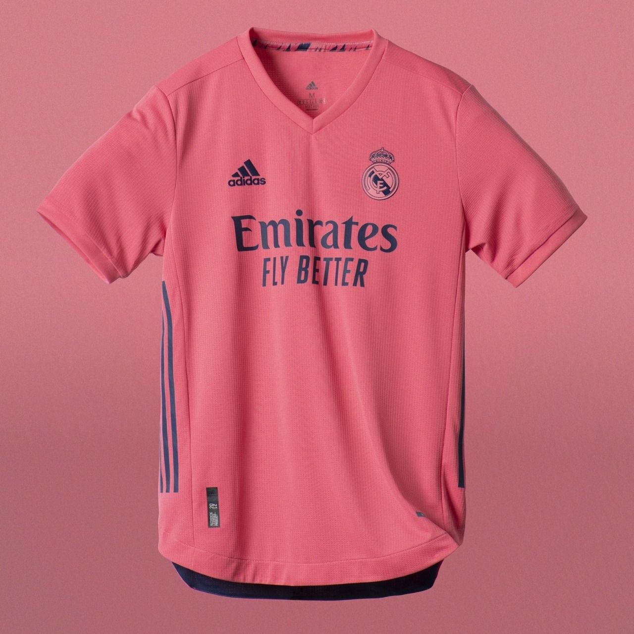 La camiseta rosa del Real Madrid