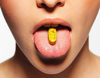 Cialis, una pastilla amarilla que ayuda a que los vasos sanguíneos del pene se relajen
