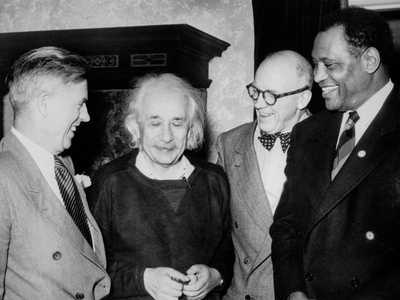Paul Robeson con su amigo Albert Einstein