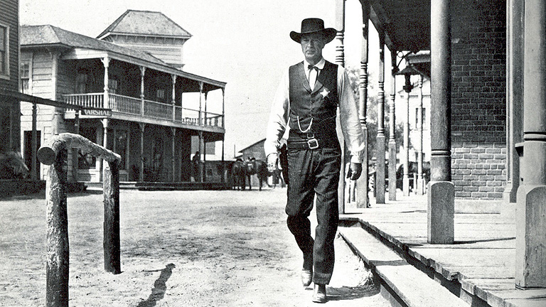 Gary Cooper en una escena de Solo ante el peligro