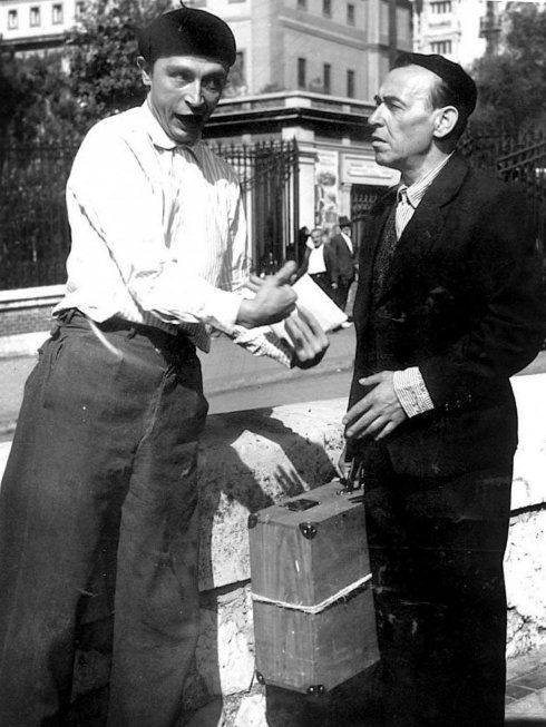 Tony Leblanc en el timo de la estampita